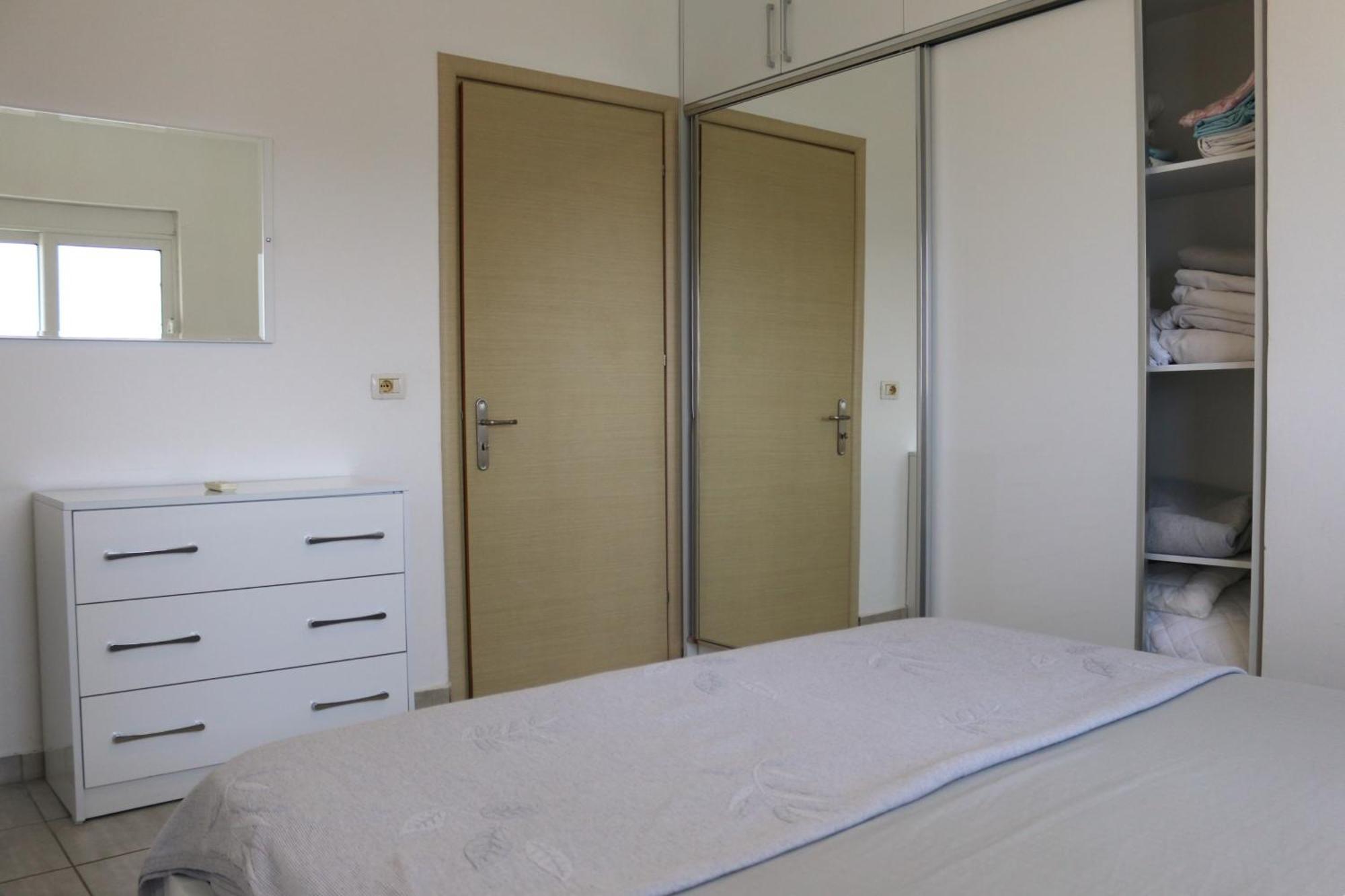 Robin Sea View Apartament